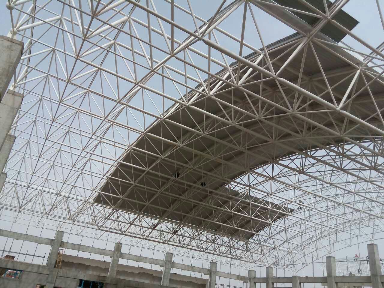信阳螺栓球网架的设计制作与安装